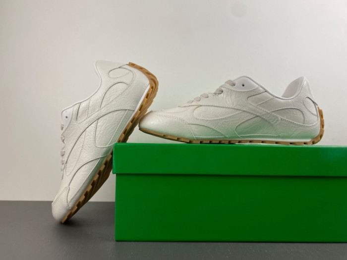 BV sneaker