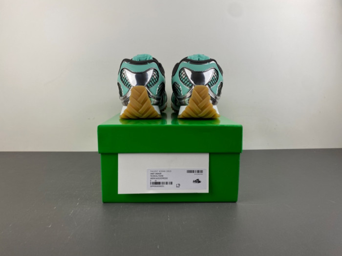 BV sneaker