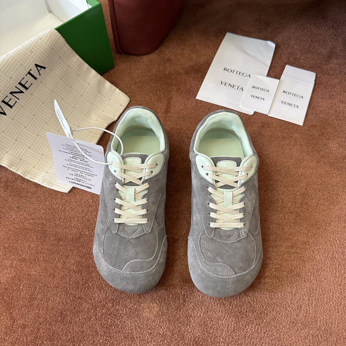 BV sneaker