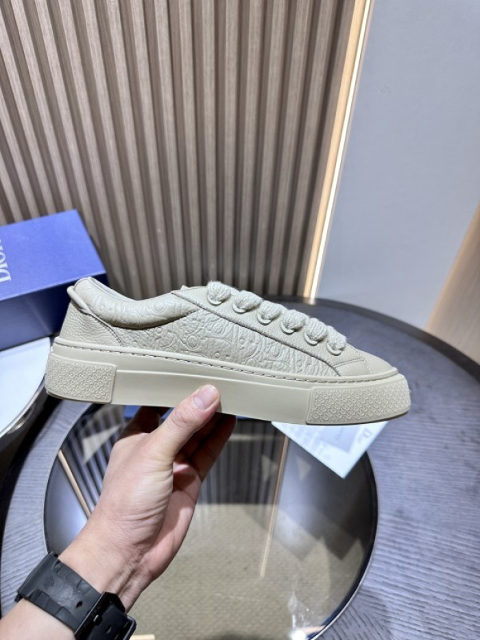 D10R SNEAKER