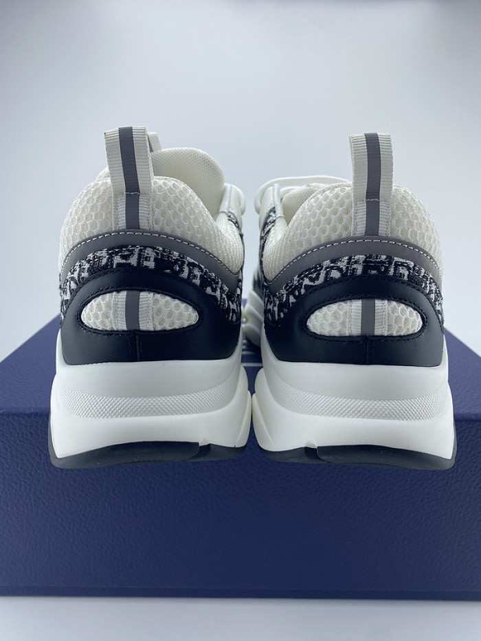 D10R SNEAKER