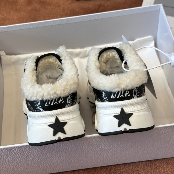 D10R SNEAKER