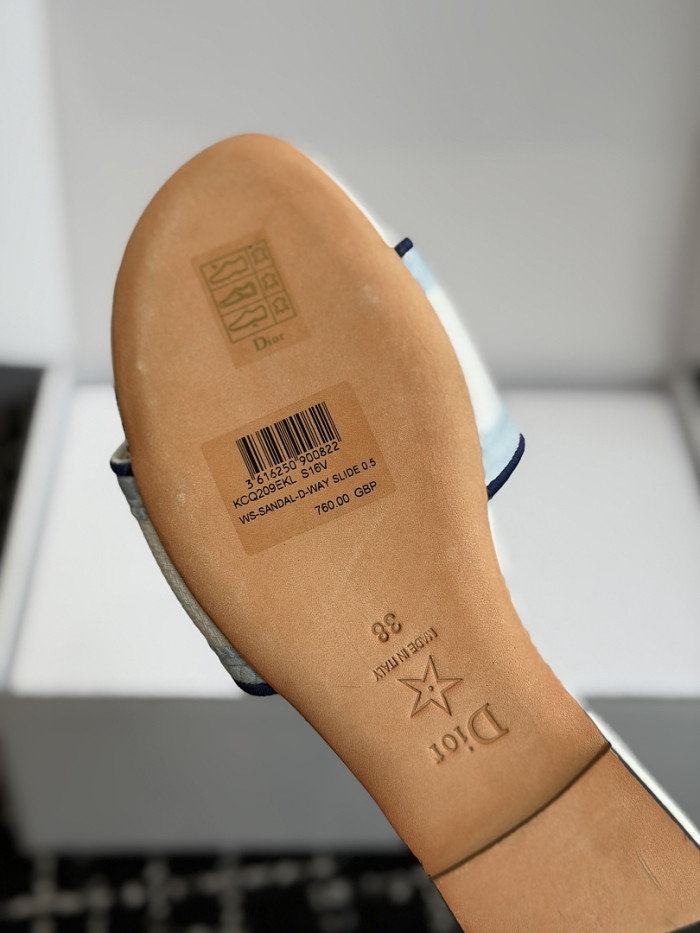 d10r sandal