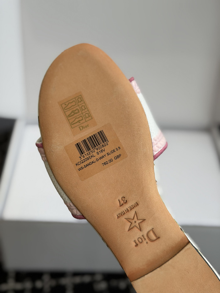 d10r sandal