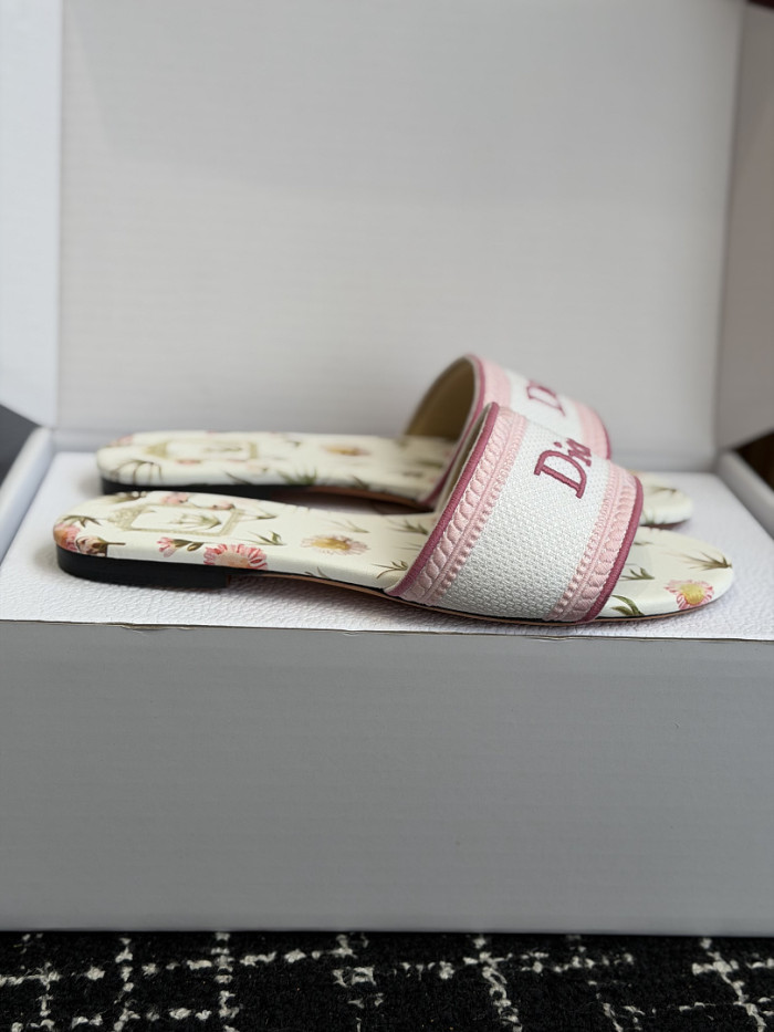 d10r sandal