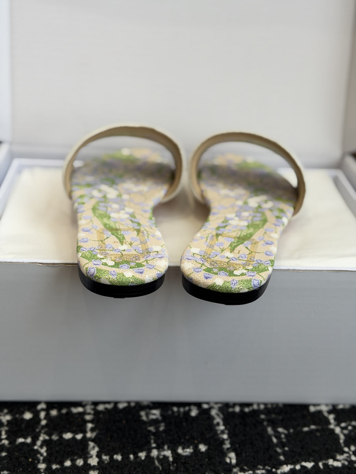 d10r sandal