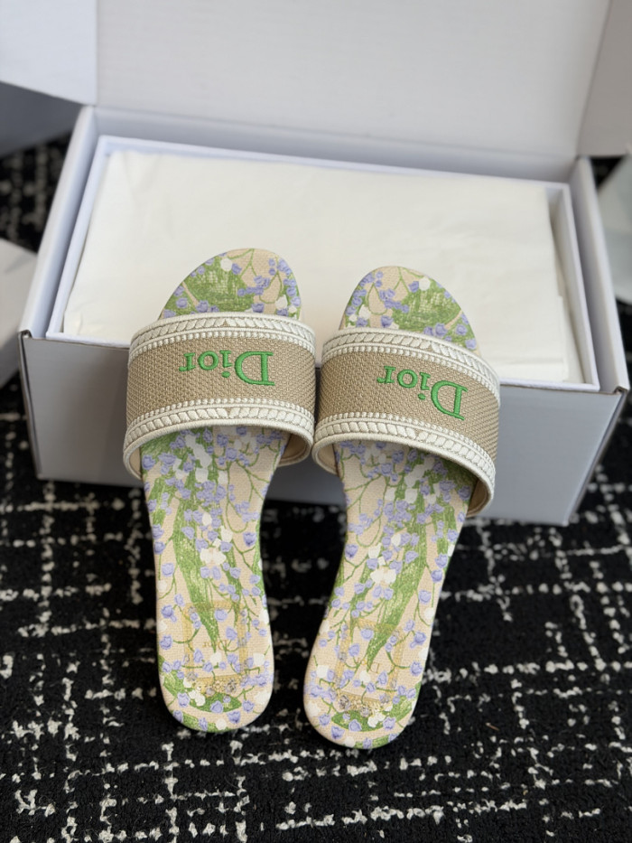 d10r sandal