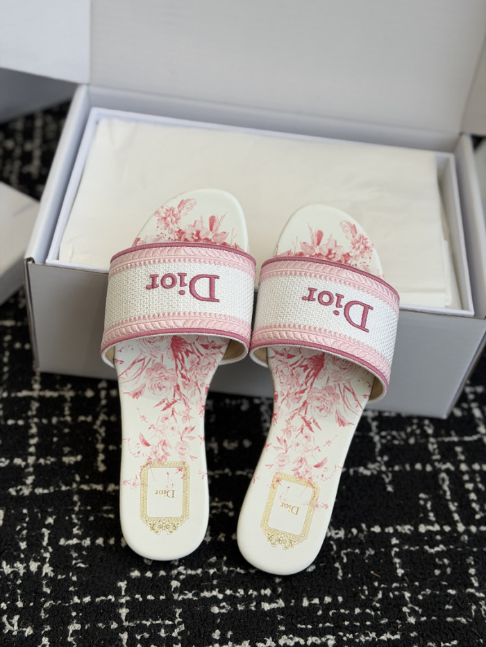 d10r sandal