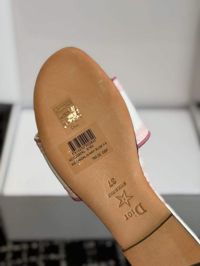 d10r sandal