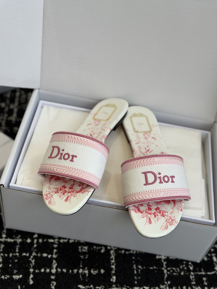 d10r sandal