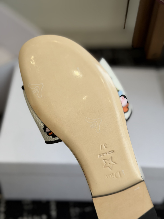 d10r sandal