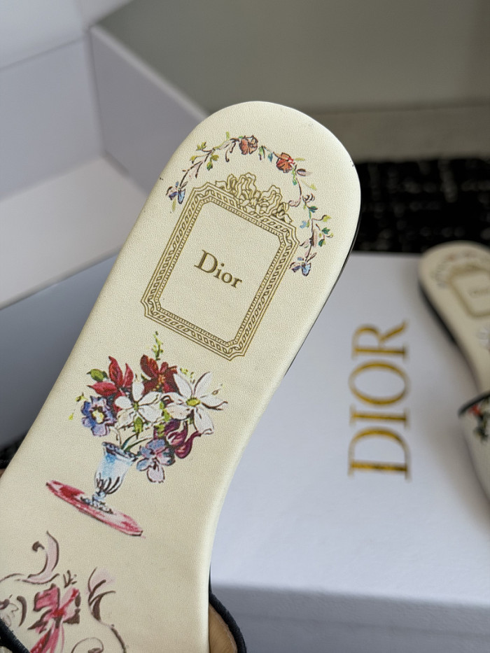 d10r sandal