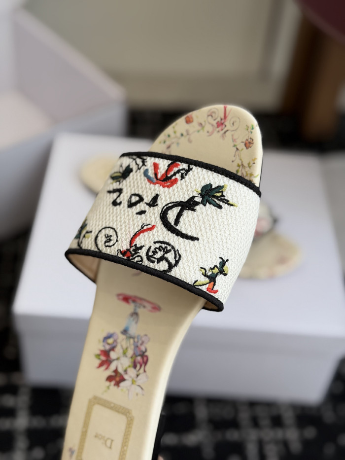 d10r sandal