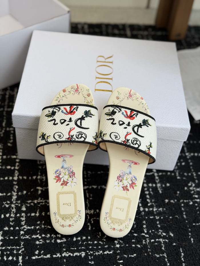 d10r sandal