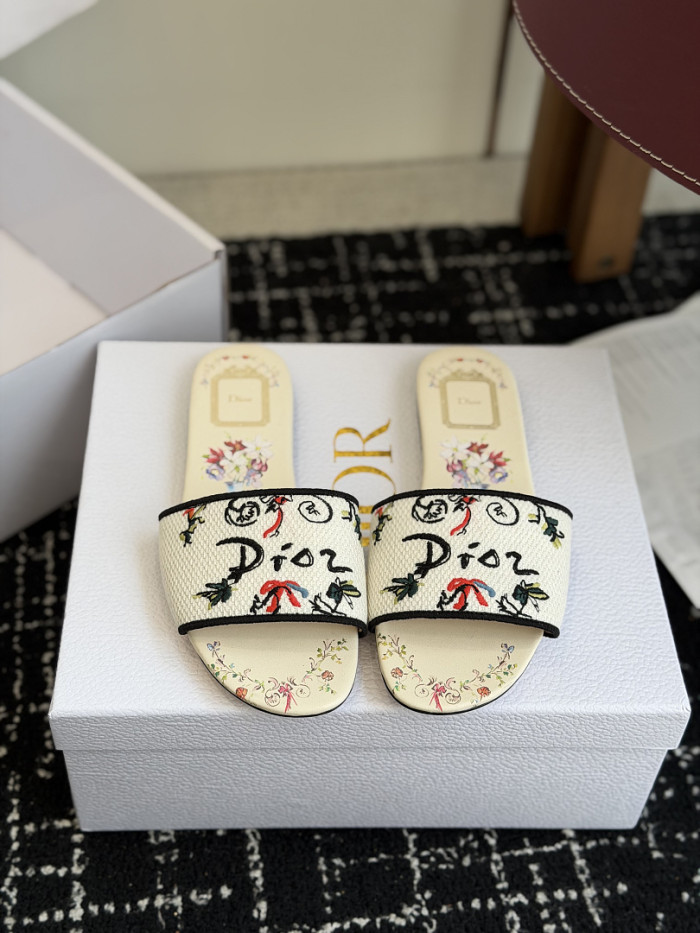 d10r sandal