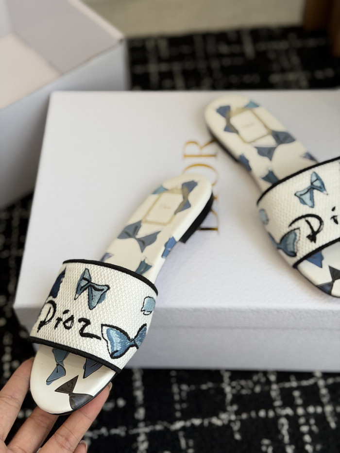 d10r sandal