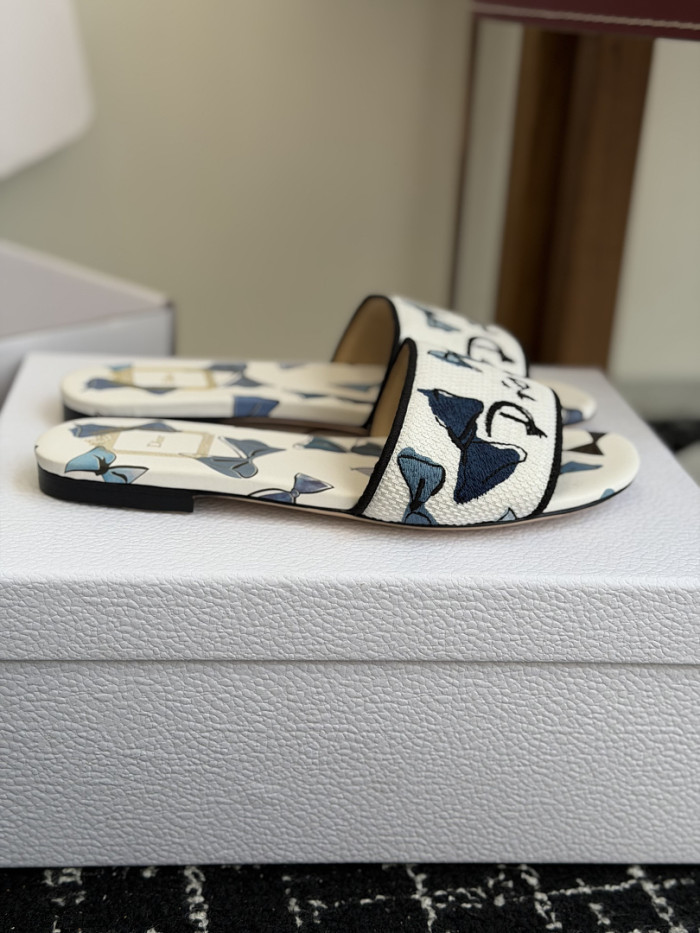 d10r sandal