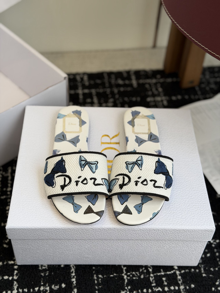 d10r sandal