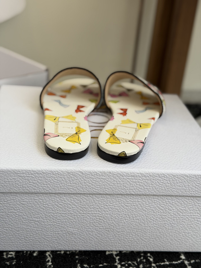 d10r sandal