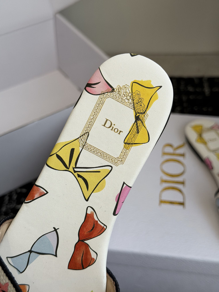 d10r sandal