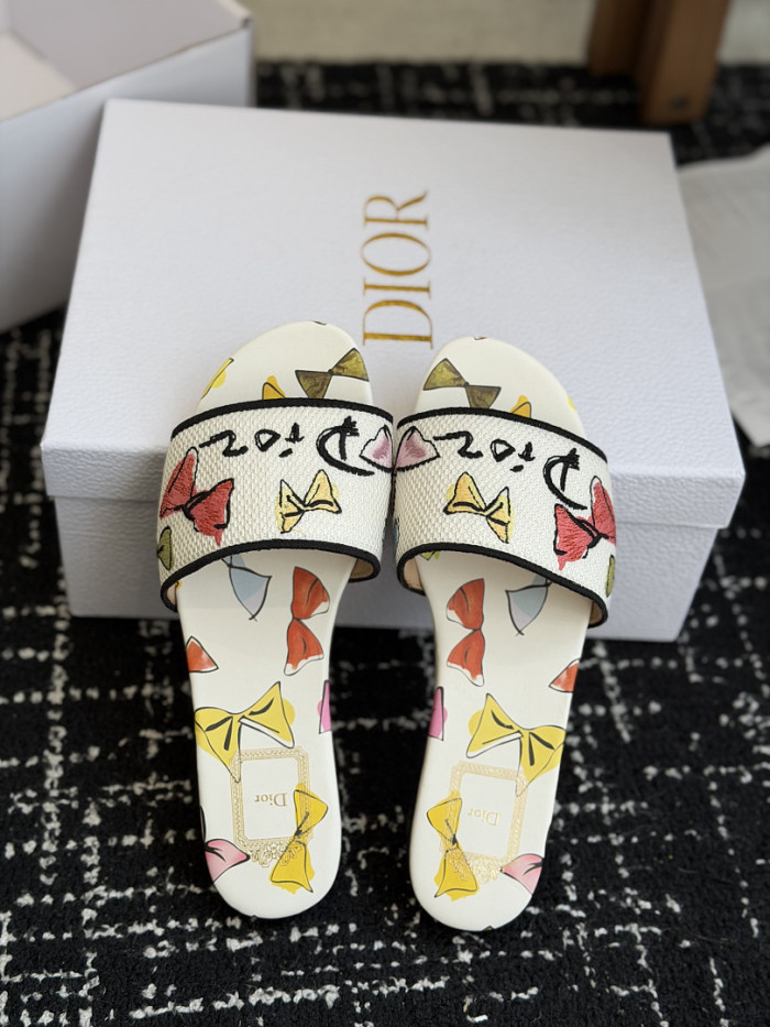 d10r sandal