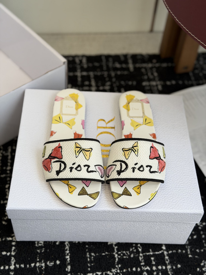 d10r sandal