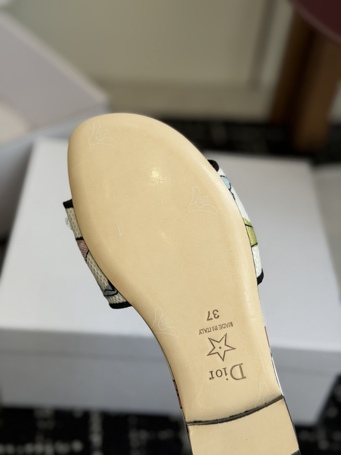 d10r sandal