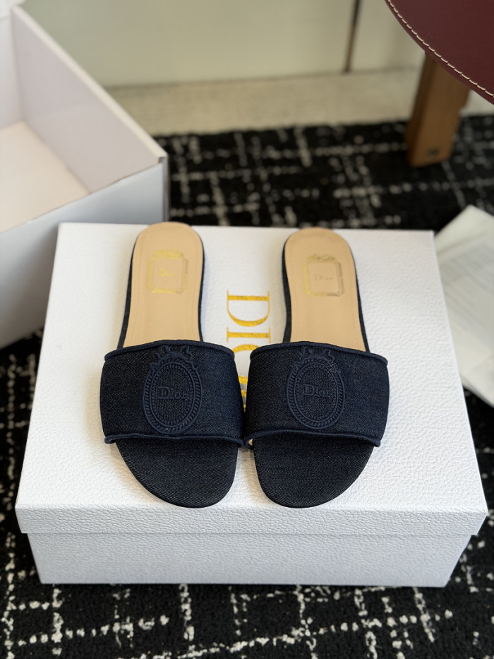 d10r sandal