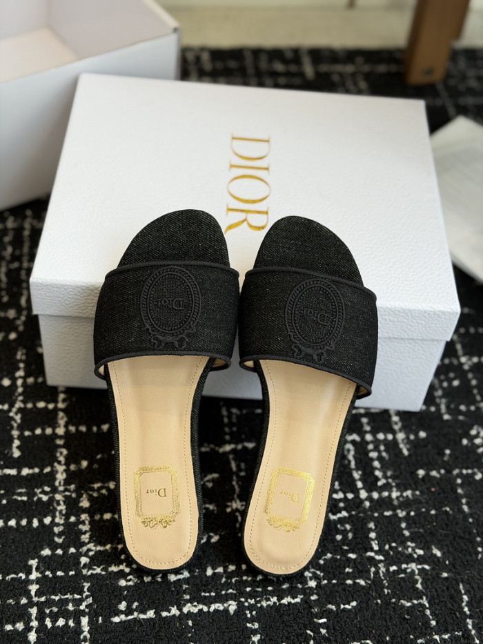 d10r sandal
