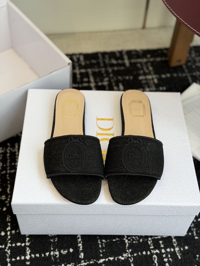 d10r sandal