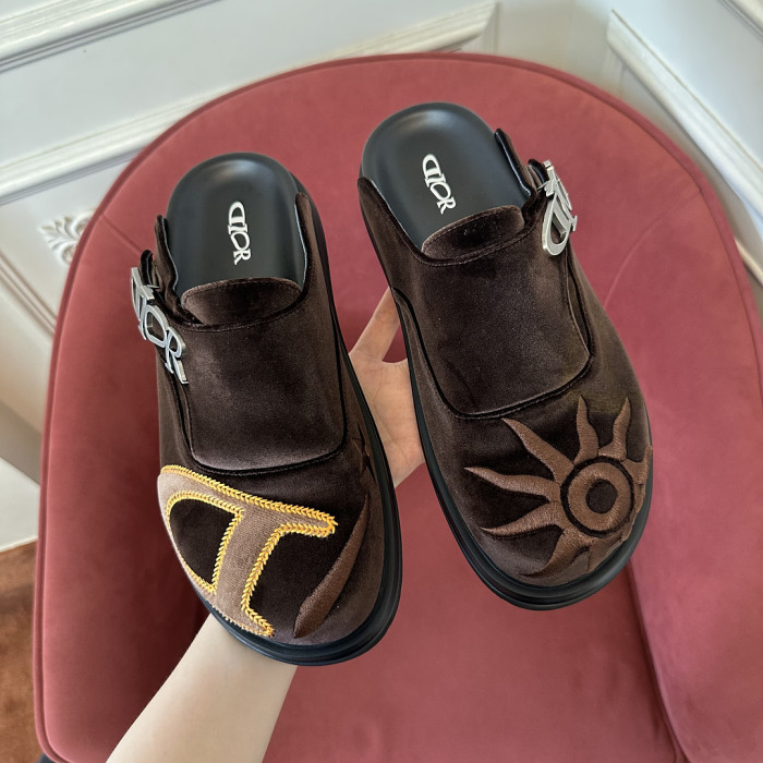 d10r sandal