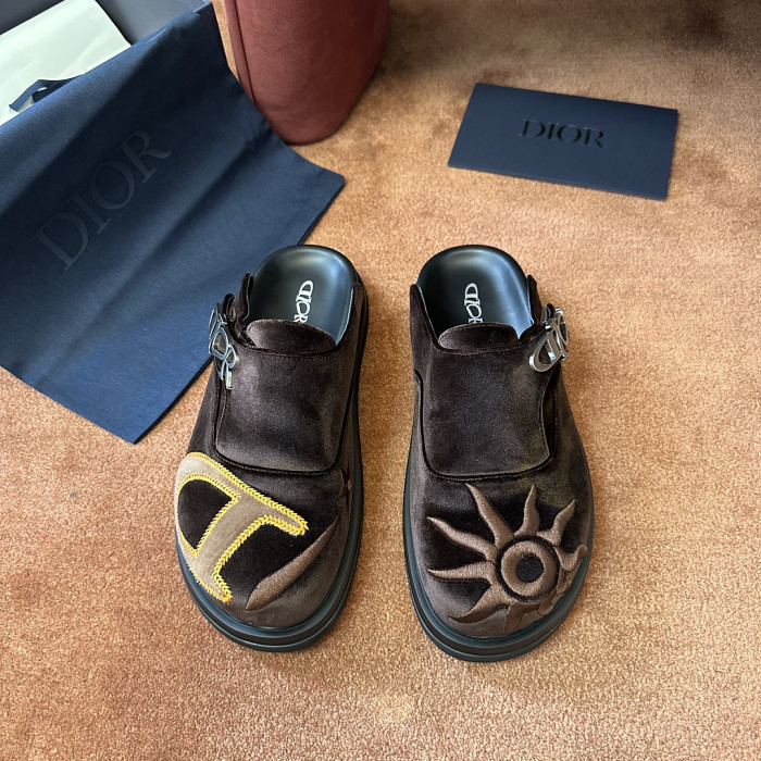 d10r sandal
