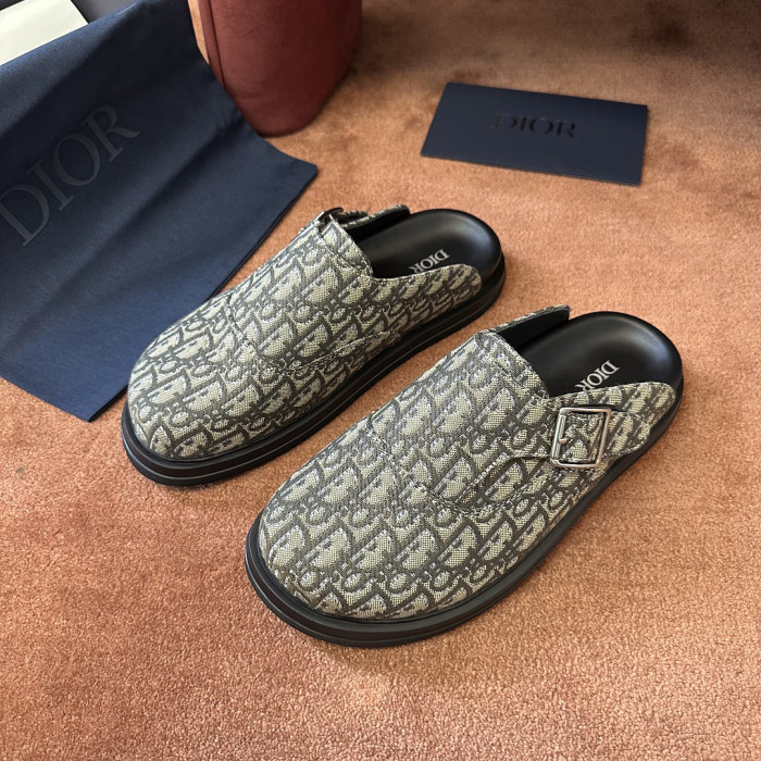 d10r sandal