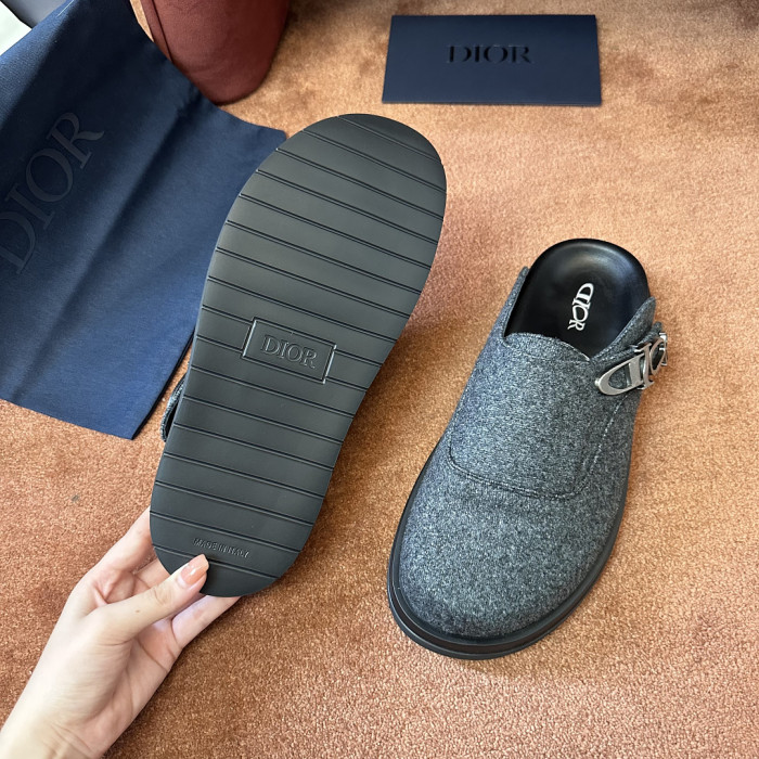 d10r sandal