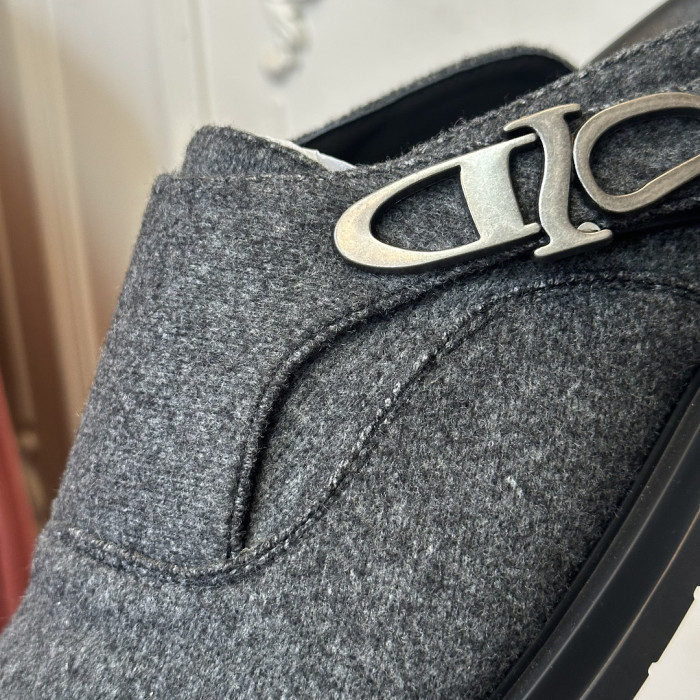 d10r sandal