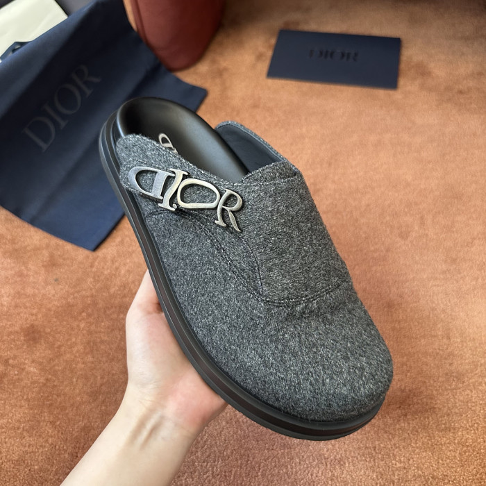 d10r sandal