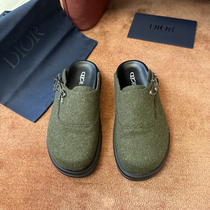 d10r sandal
