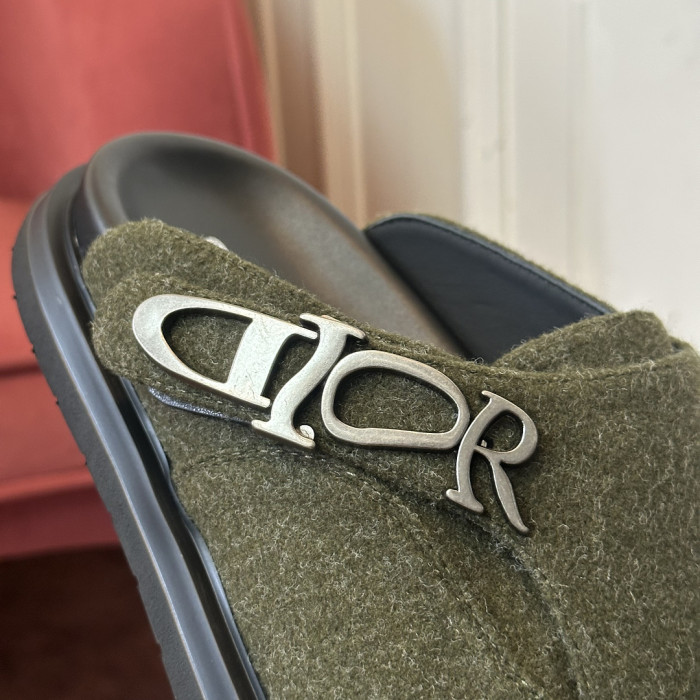 d10r sandal