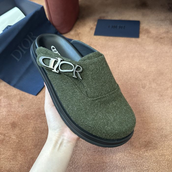 d10r sandal