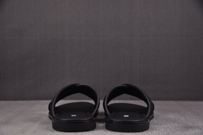 d10r sandal