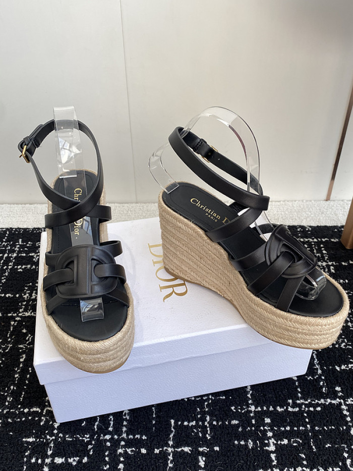 d10r sandal