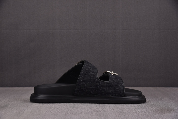 d10r sandal