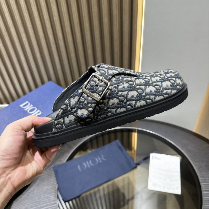 d10r sandal
