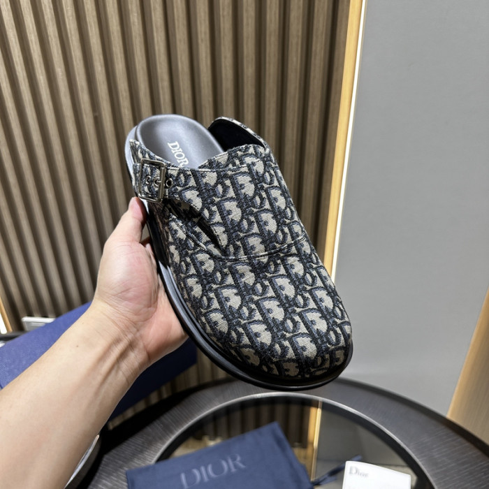 d10r sandal