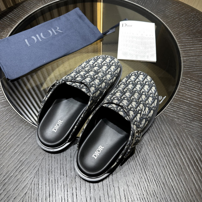 d10r sandal