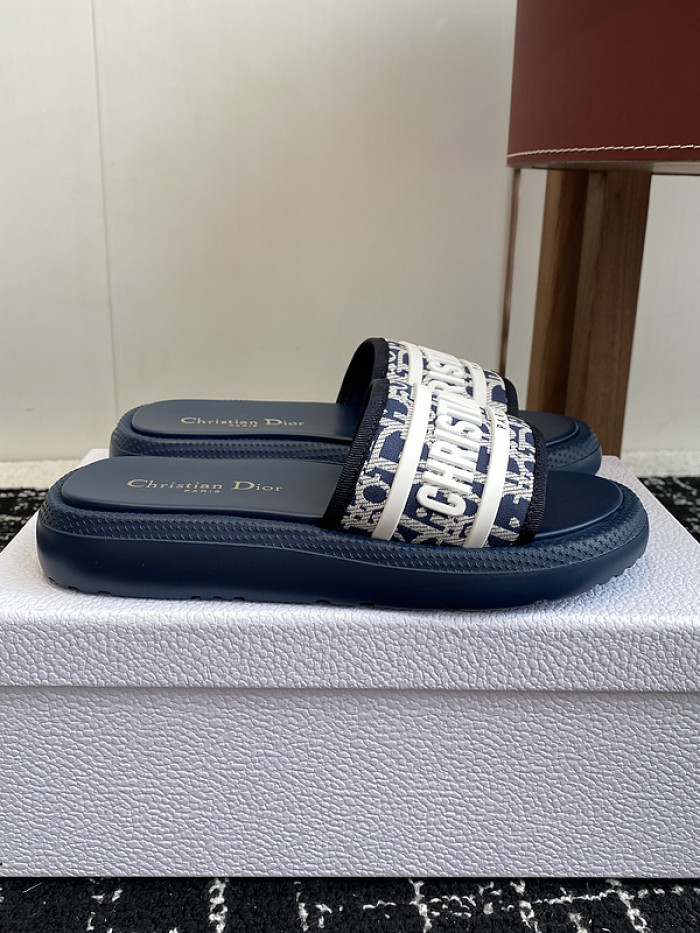 d10r sandal