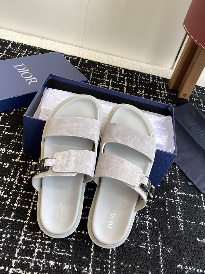 d10r sandal