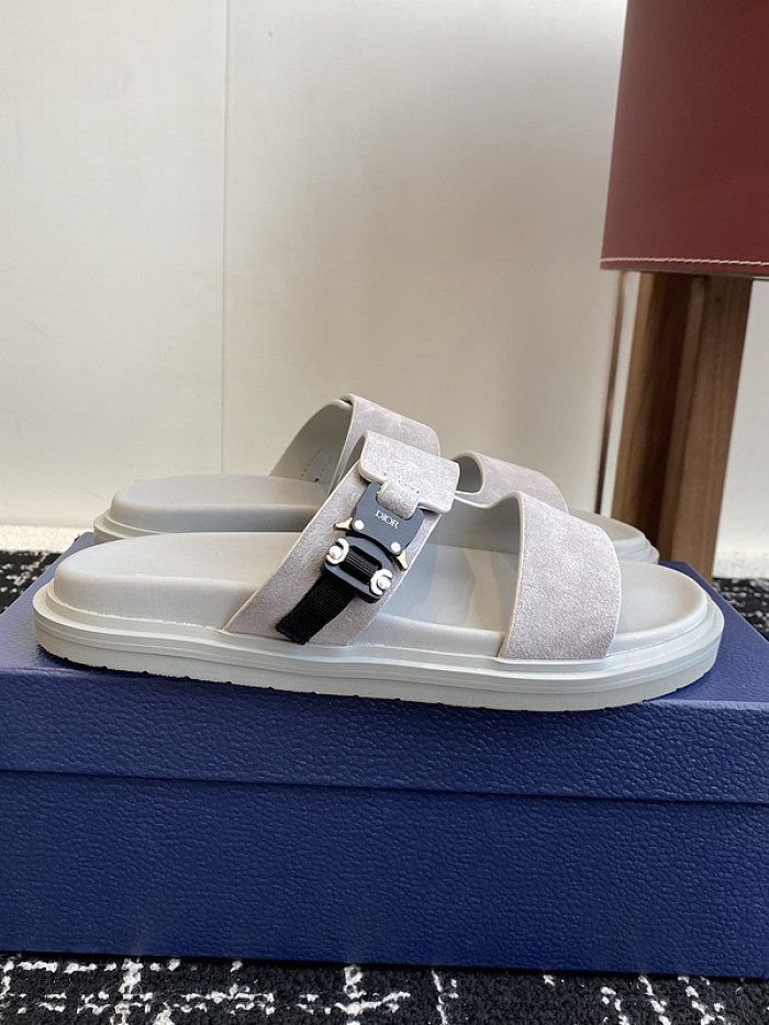 d10r sandal
