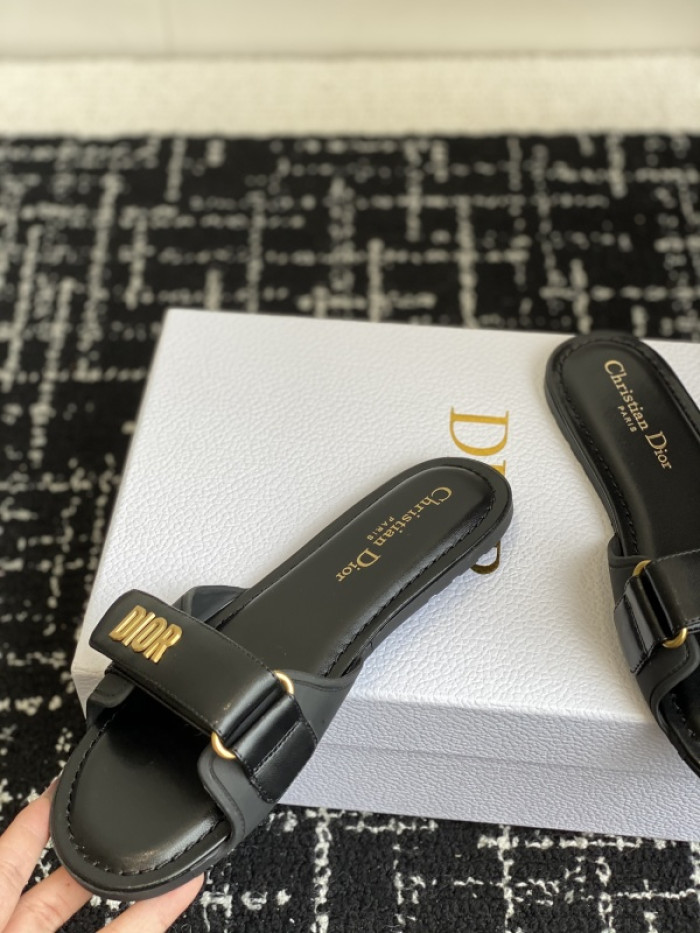 d10r sandal