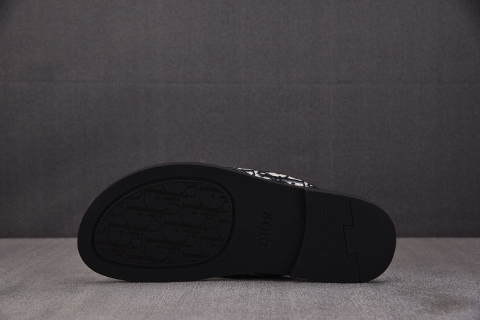 d10r sandal